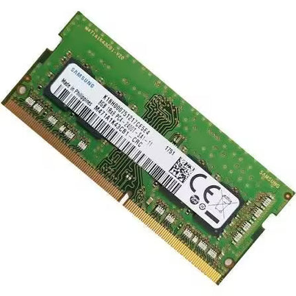 A Samsung DDR4L RAM module with a green PCB, gold-plated gold contacts, and a white label with barcodes and specifications.